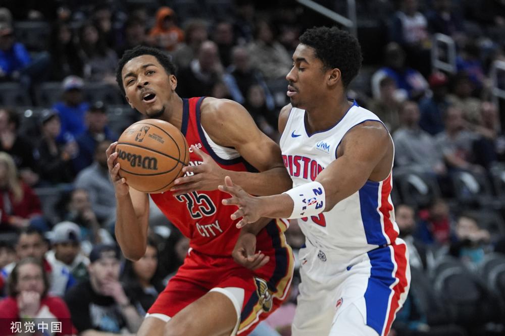 随着丹尼斯 随着丹尼斯