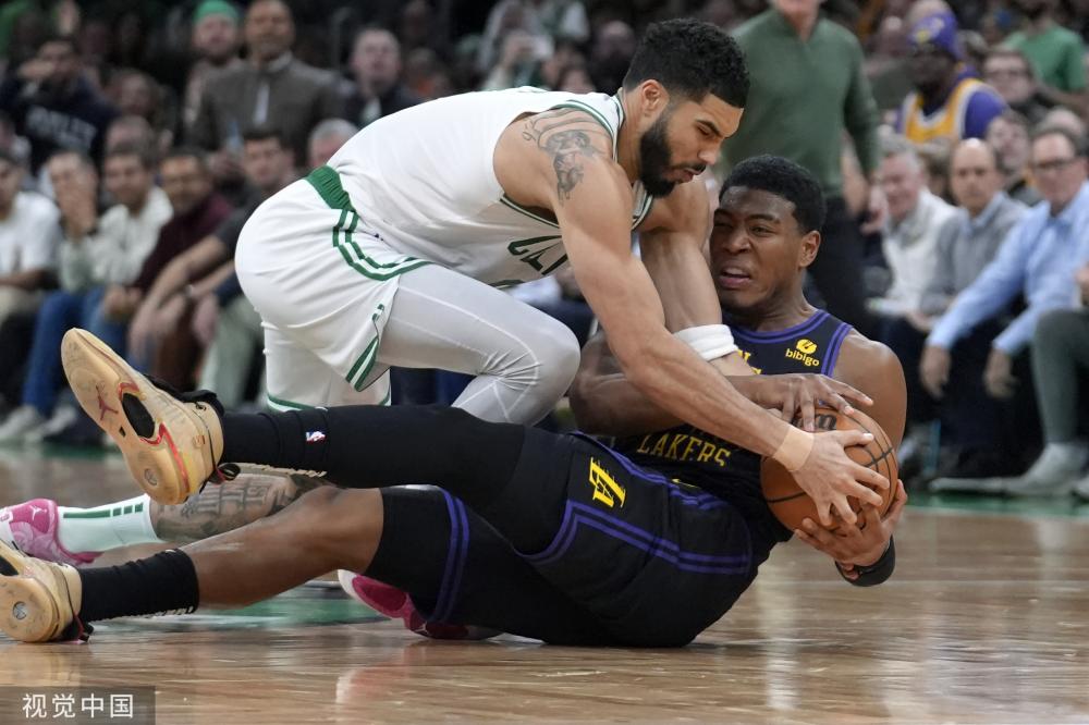 她以极具爆 她以极具爆